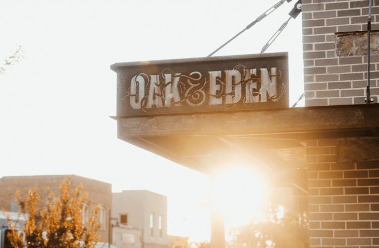 Montgomery: Best American Made Whiskey – Oak and Eden.